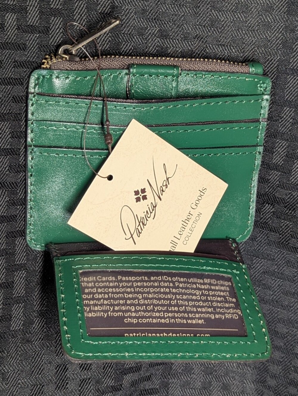 Soft Green Patricia Nash Tooled Cassis ID Wallet. - Picture 3 of 7
